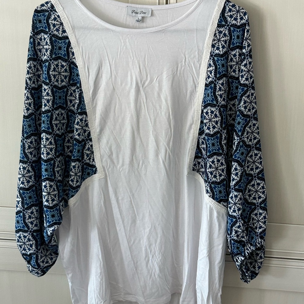 Petal Dew Blue and White Geometric Pattern Blouse